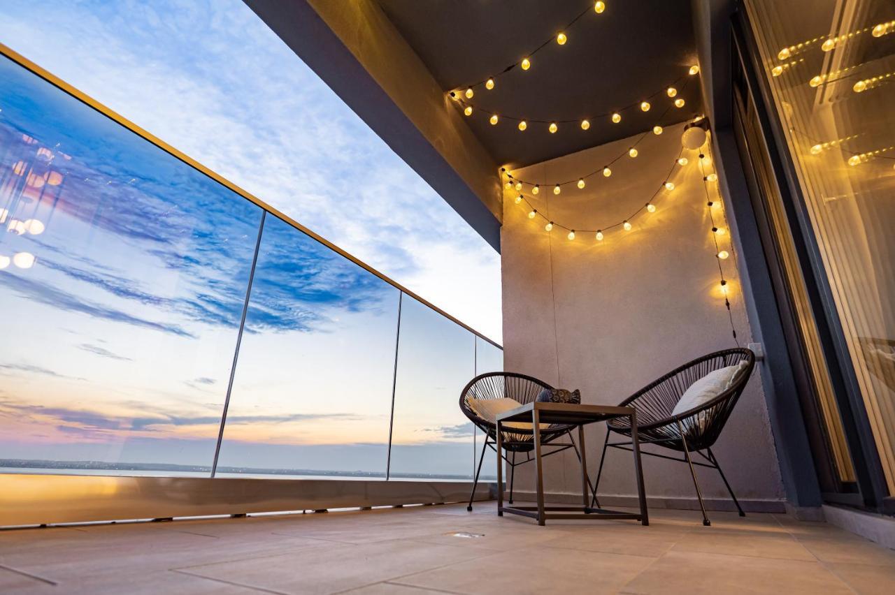 Golden Mirage Sunset Apartment มามายา ภายนอก รูปภาพ